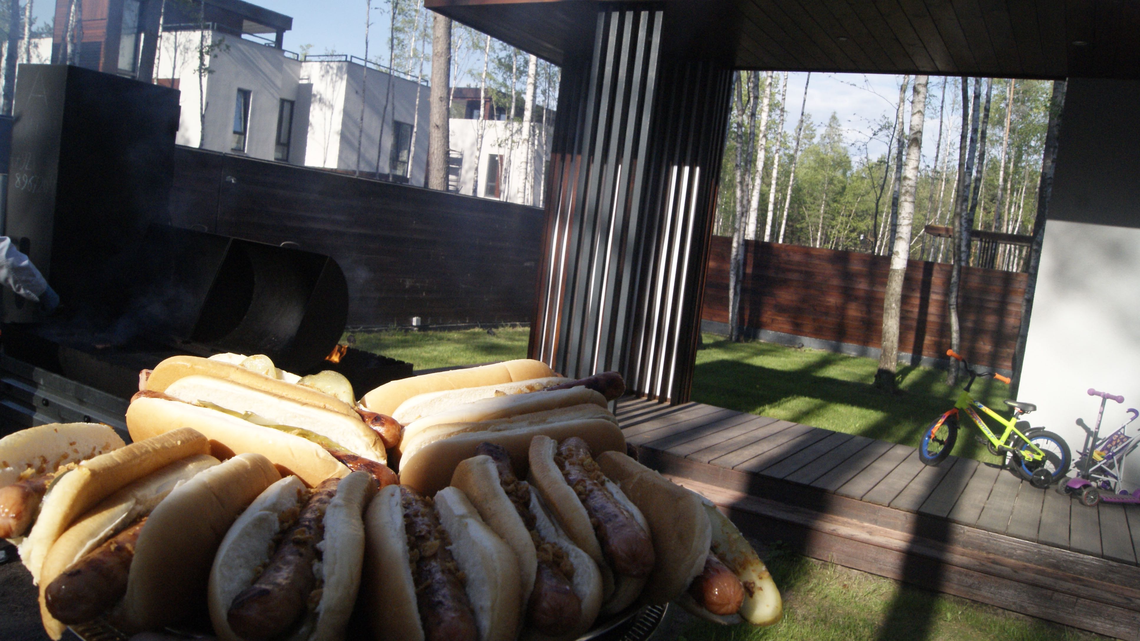 hot-dogi-dlya-roditelej-i-detej-na-piknike