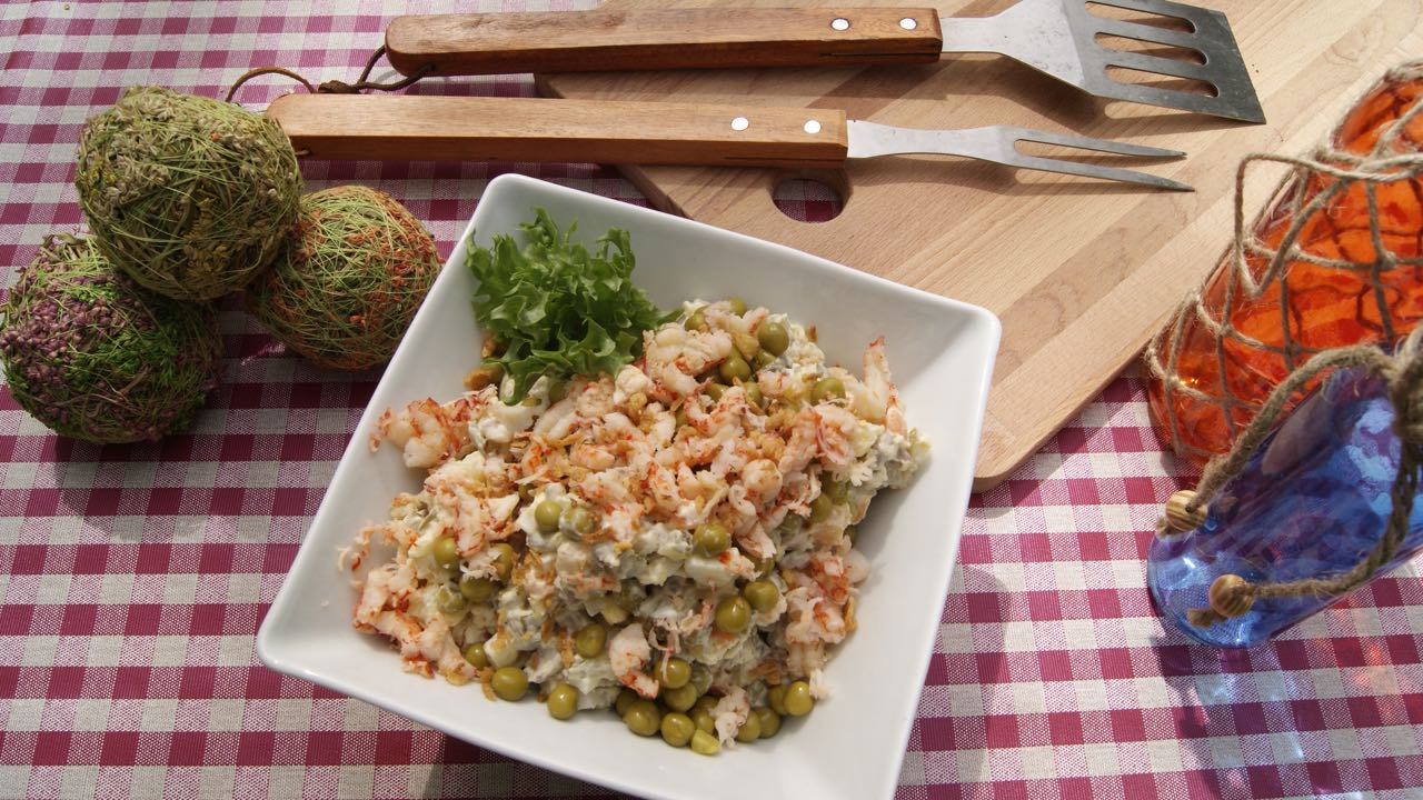 salat-s-govyadinoj-olive-s-rakovymi-shejkami